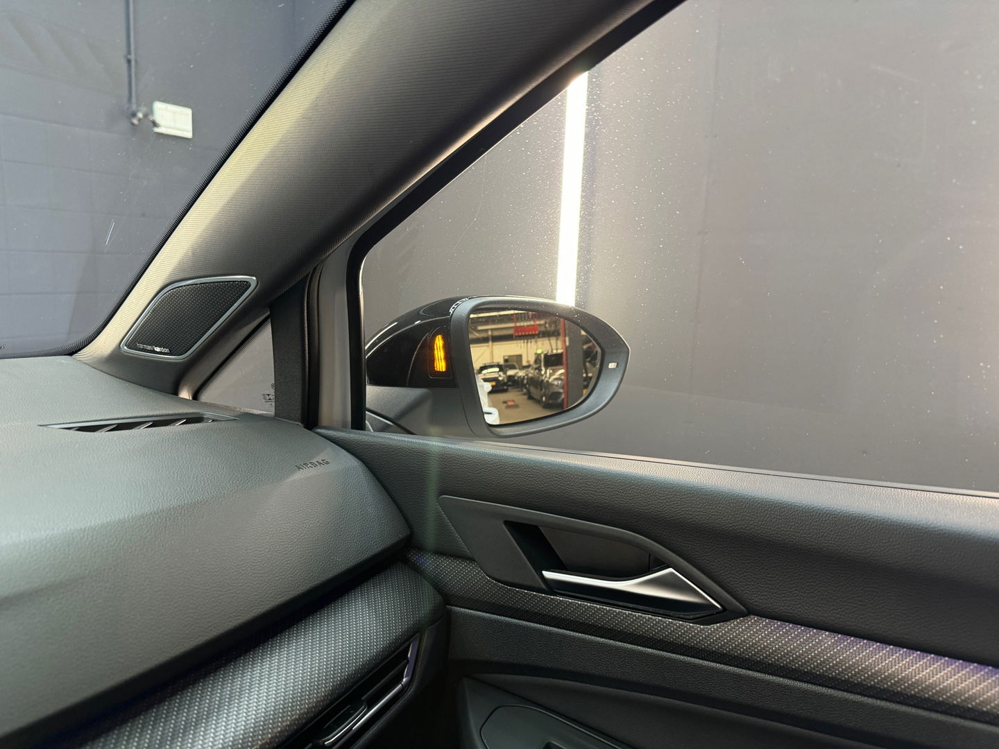 Volkswagen Golf 2.0 TSI R 4Motion Performance Pano|HuD|Akra