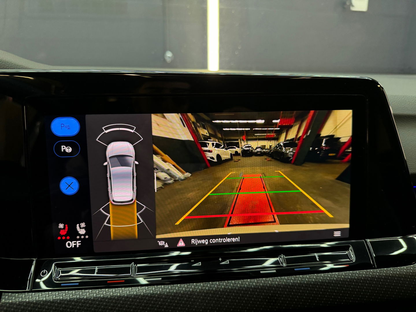 Volkswagen Golf 2.0 TSI R 4Motion Performance Pano|HuD|Akra