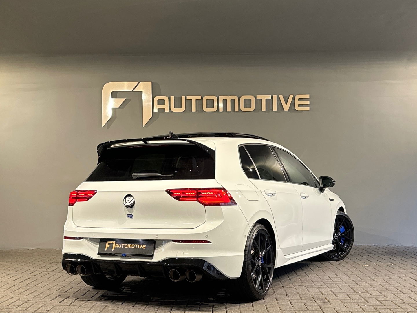Volkswagen Golf 2.0 TSI R 4Motion Performance Pano|HuD|Akra