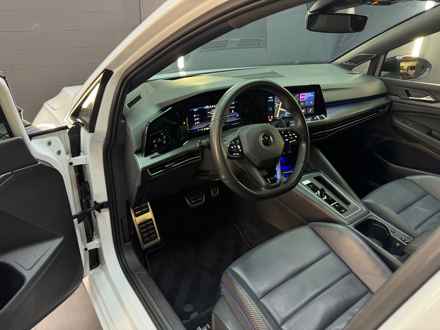 Volkswagen Golf 2.0 TSI R 4Motion Performance Pano|HuD|Akra