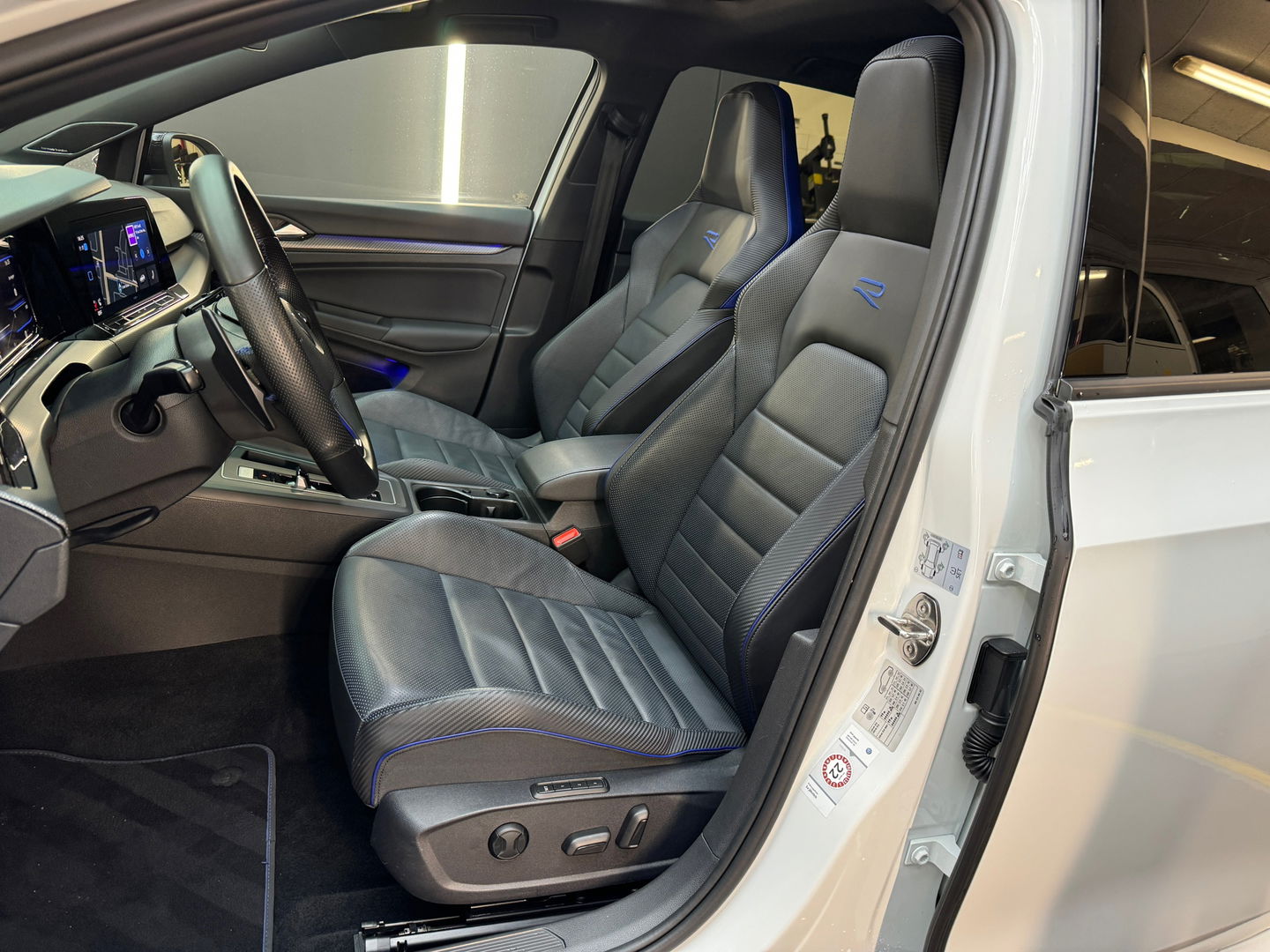 Volkswagen Golf 2.0 TSI R 4Motion Performance Pano|HuD|Akra