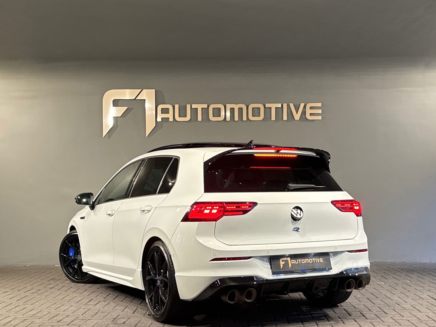 Volkswagen Golf 2.0 TSI R 4Motion Performance Pano|HuD|Akra