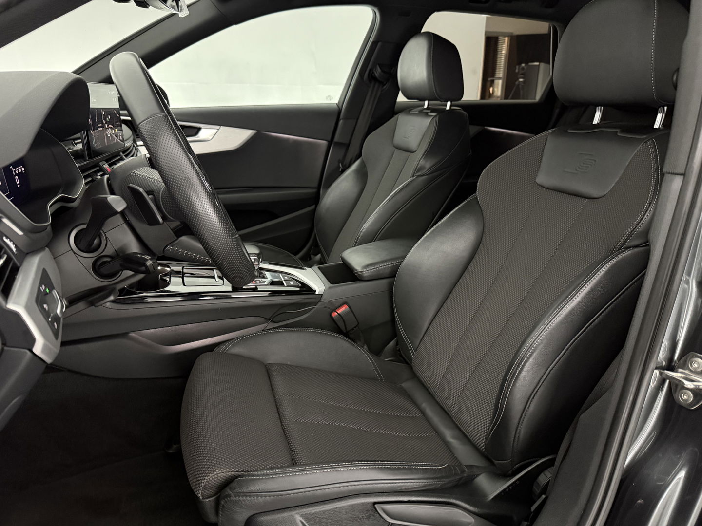 Audi A4 35 TFSI S-line | Virtual | Carplay | Trekh. | Cruise | Parkeersens. | Stoelverw. | Navi |  NAP