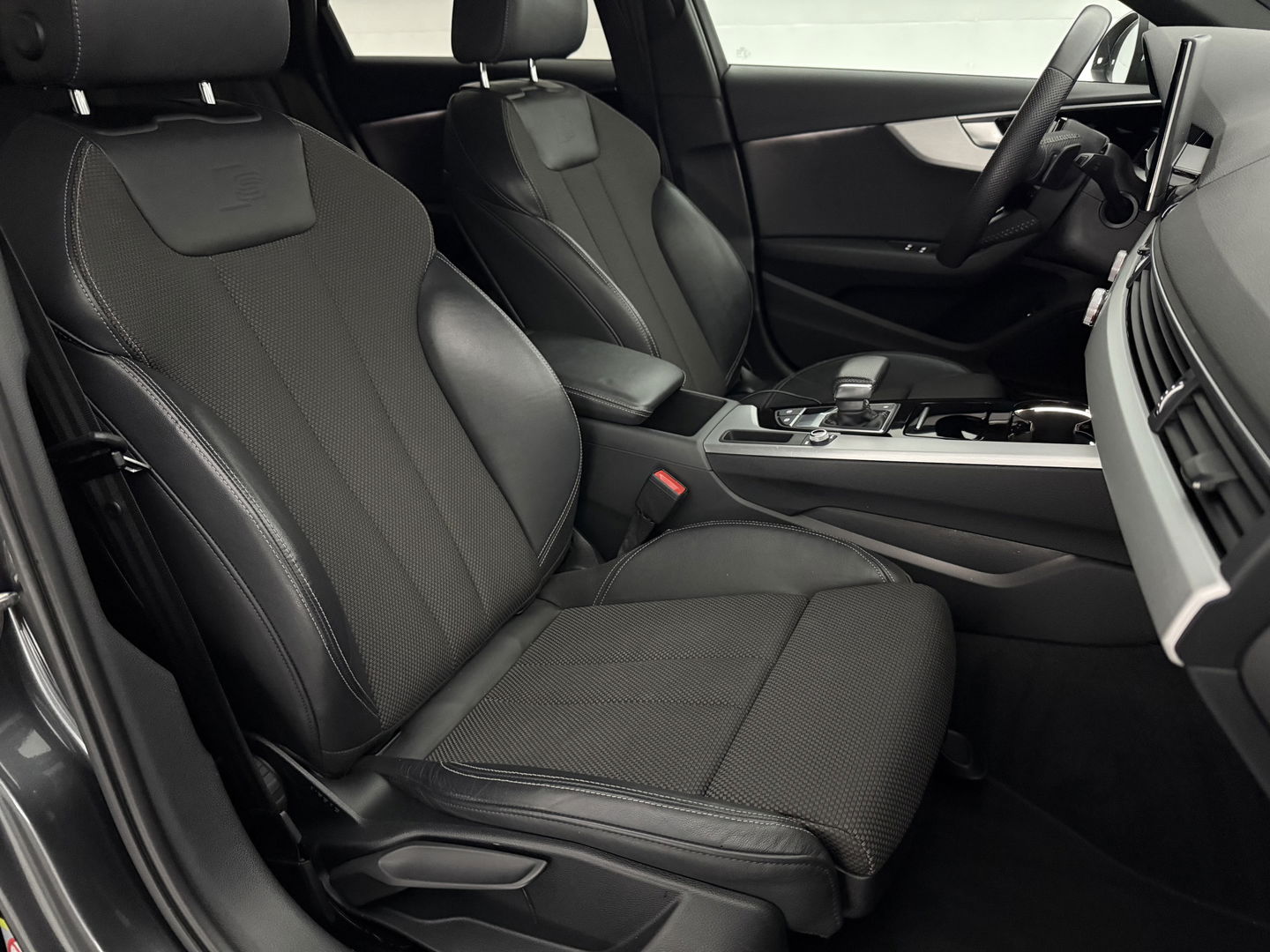 Audi A4 35 TFSI S-line | Virtual | Carplay | Trekh. | Cruise | Parkeersens. | Stoelverw. | Navi |  NAP