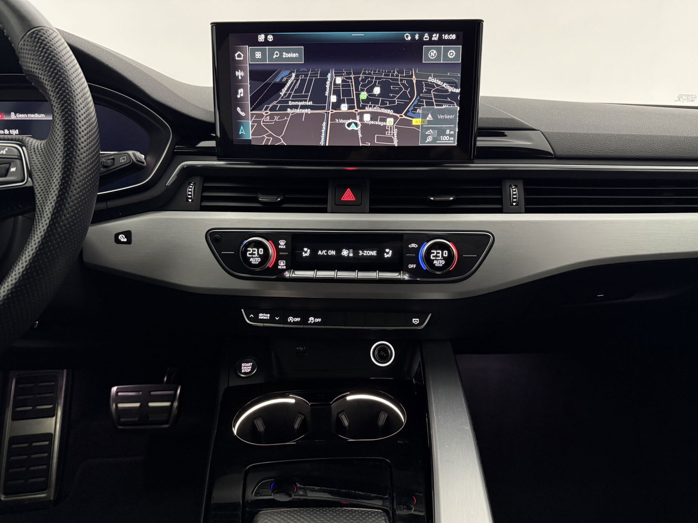 Audi A4 35 TFSI S-line | Virtual | Carplay | Trekh. | Cruise | Parkeersens. | Stoelverw. | Navi |  NAP