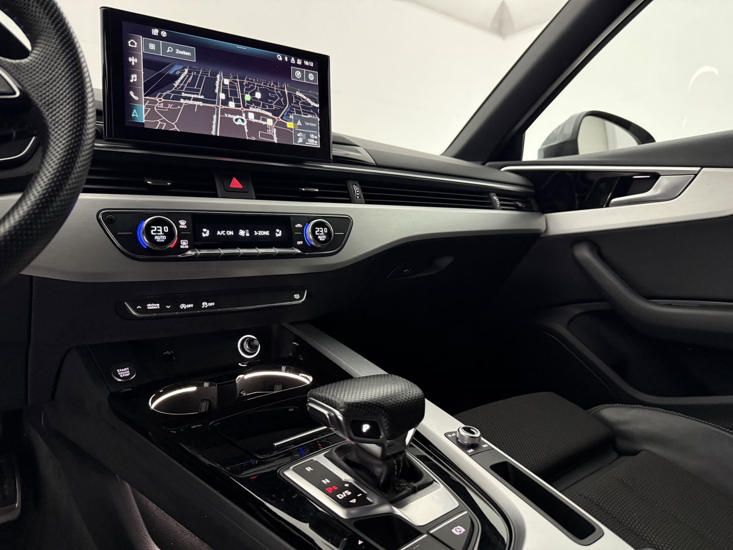 Audi A4 35 TFSI S-line | Virtual | Carplay | Trekh. | Cruise | Parkeersens. | Stoelverw. | Navi |  NAP
