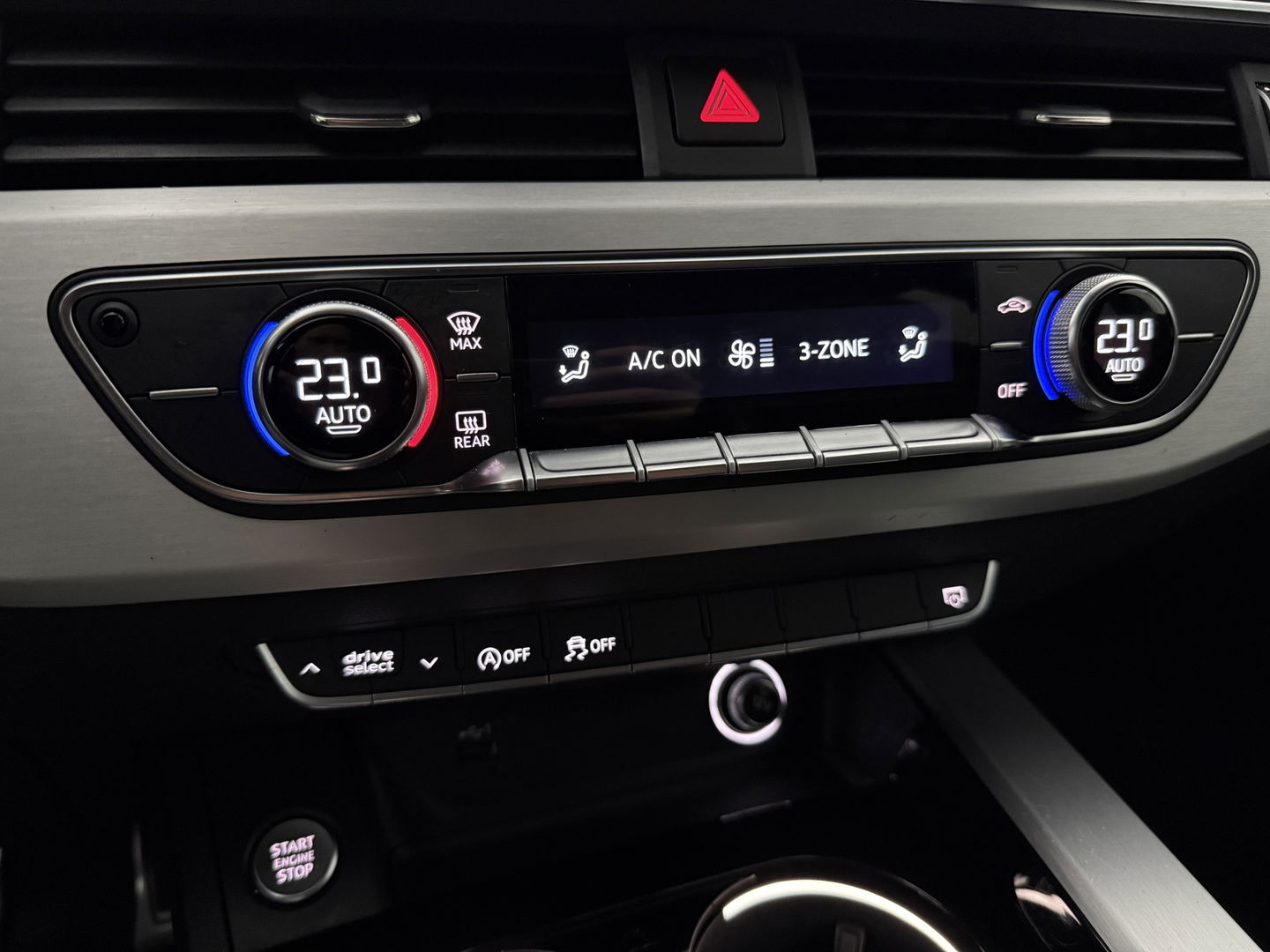 Audi A4 35 TFSI S-line | Virtual | Carplay | Trekh. | Cruise | Parkeersens. | Stoelverw. | Navi |  NAP