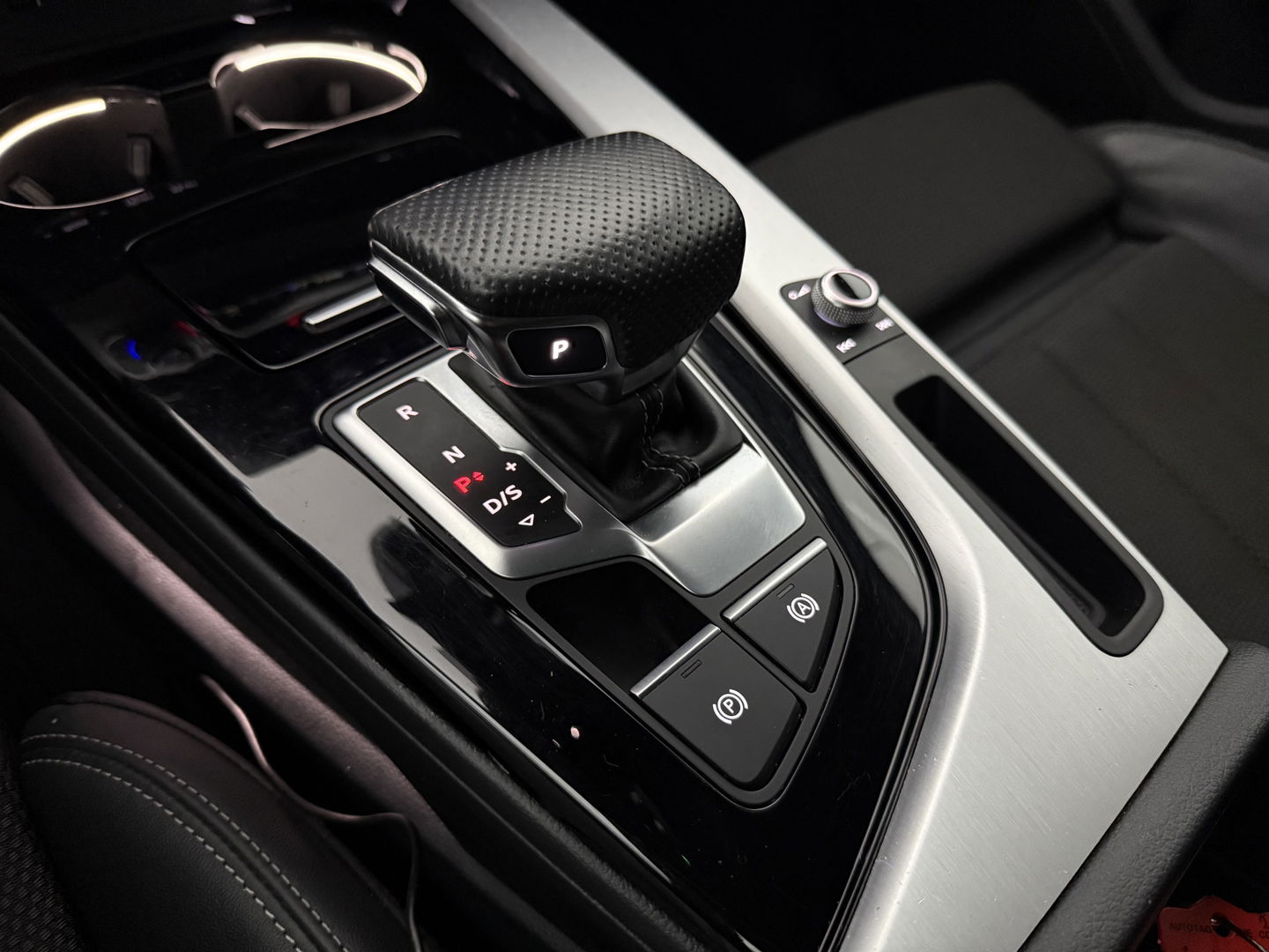 Audi A4 35 TFSI S-line | Virtual | Carplay | Trekh. | Cruise | Parkeersens. | Stoelverw. | Navi |  NAP