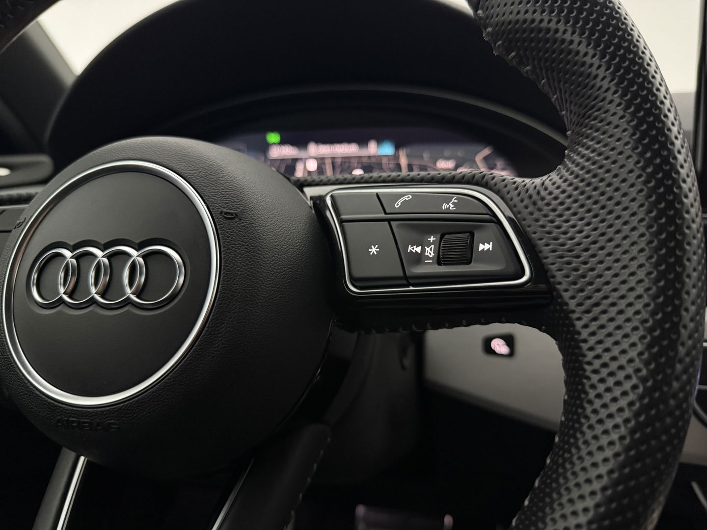 Audi A4 35 TFSI S-line | Virtual | Carplay | Trekh. | Cruise | Parkeersens. | Stoelverw. | Navi |  NAP