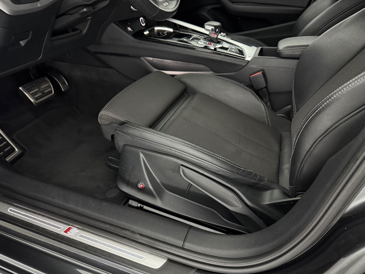 Audi A4 35 TFSI S-line | Virtual | Carplay | Trekh. | Cruise | Parkeersens. | Stoelverw. | Navi |  NAP