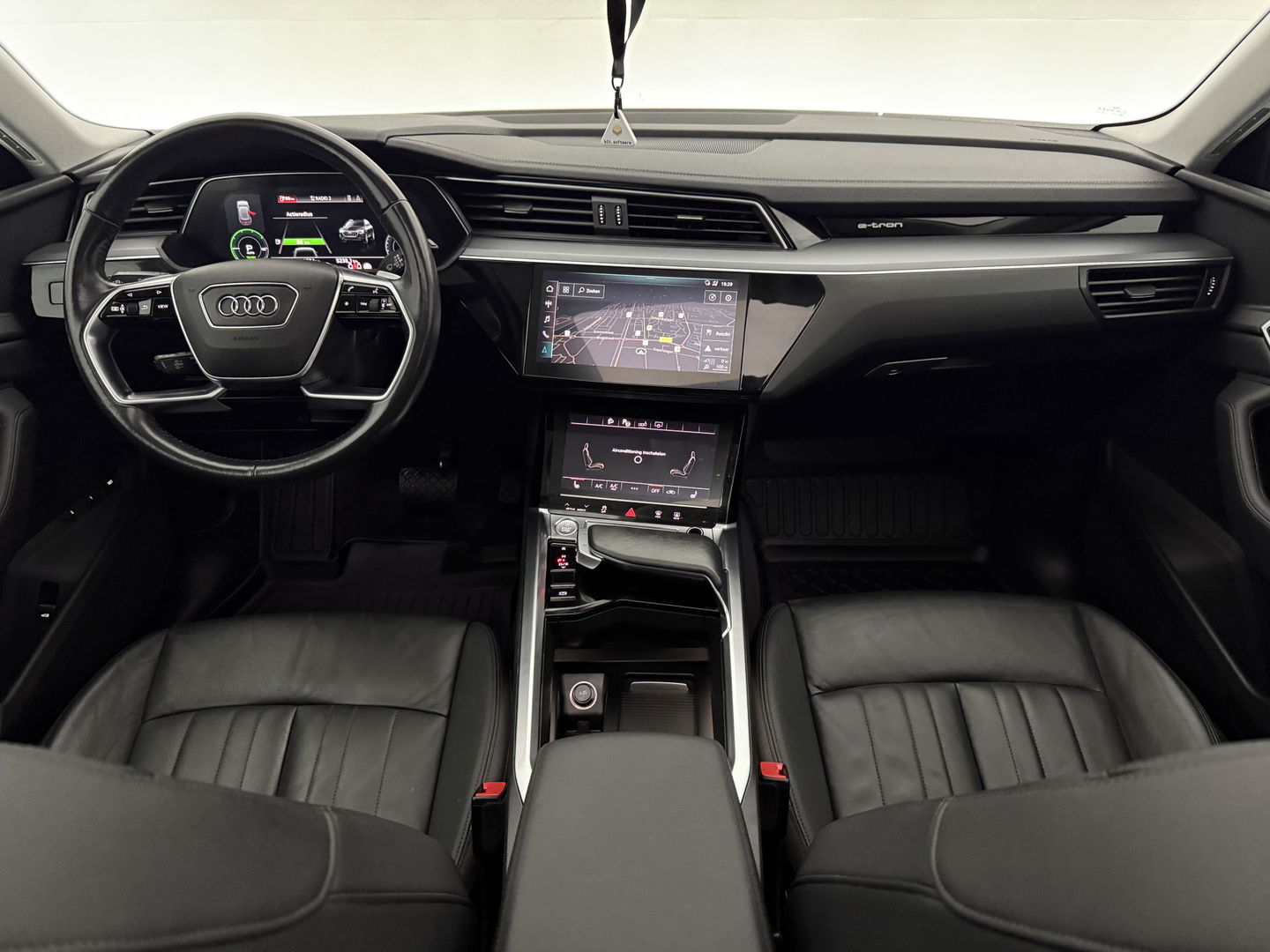 Audi e-tron e-tron 50 quattro Launch edition plus 71 kWh | SOH 91% | Pano | Virtual | Carplay | Memory | Adaptive Cruise | LED | Parkeersens.