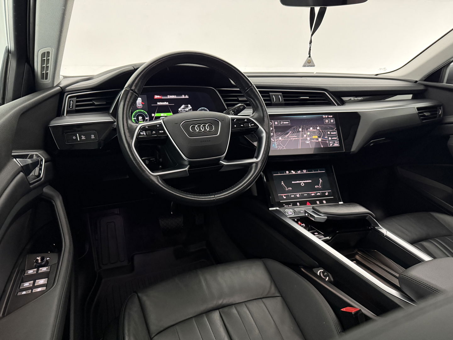 Audi e-tron e-tron 50 quattro Launch edition plus 71 kWh | SOH 91% | Pano | Virtual | Carplay | Memory | Adaptive Cruise | LED | Parkeersens.