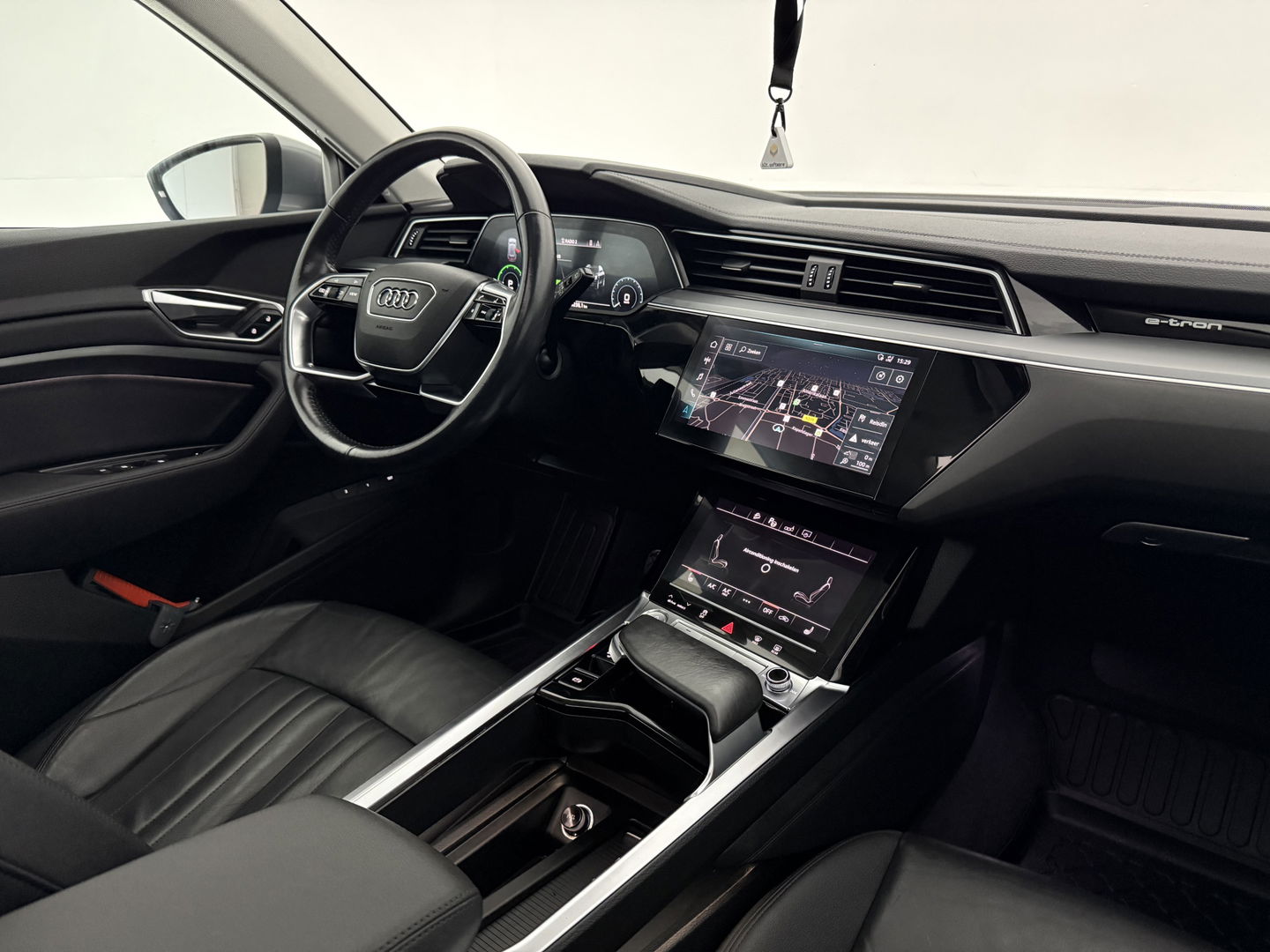 Audi e-tron e-tron 50 quattro Launch edition plus 71 kWh | SOH 91% | Pano | Virtual | Carplay | Memory | Adaptive Cruise | LED | Parkeersens.