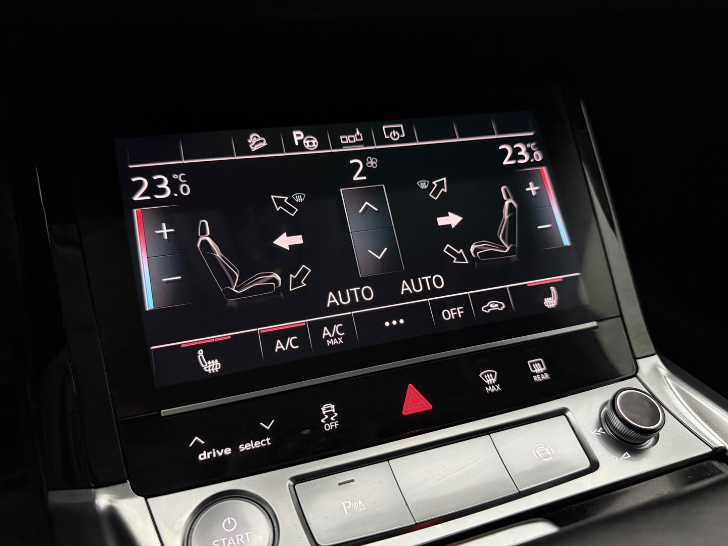 Audi e-tron e-tron 50 quattro Launch edition plus 71 kWh | SOH 91% | Pano | Virtual | Carplay | Memory | Adaptive Cruise | LED | Parkeersens.