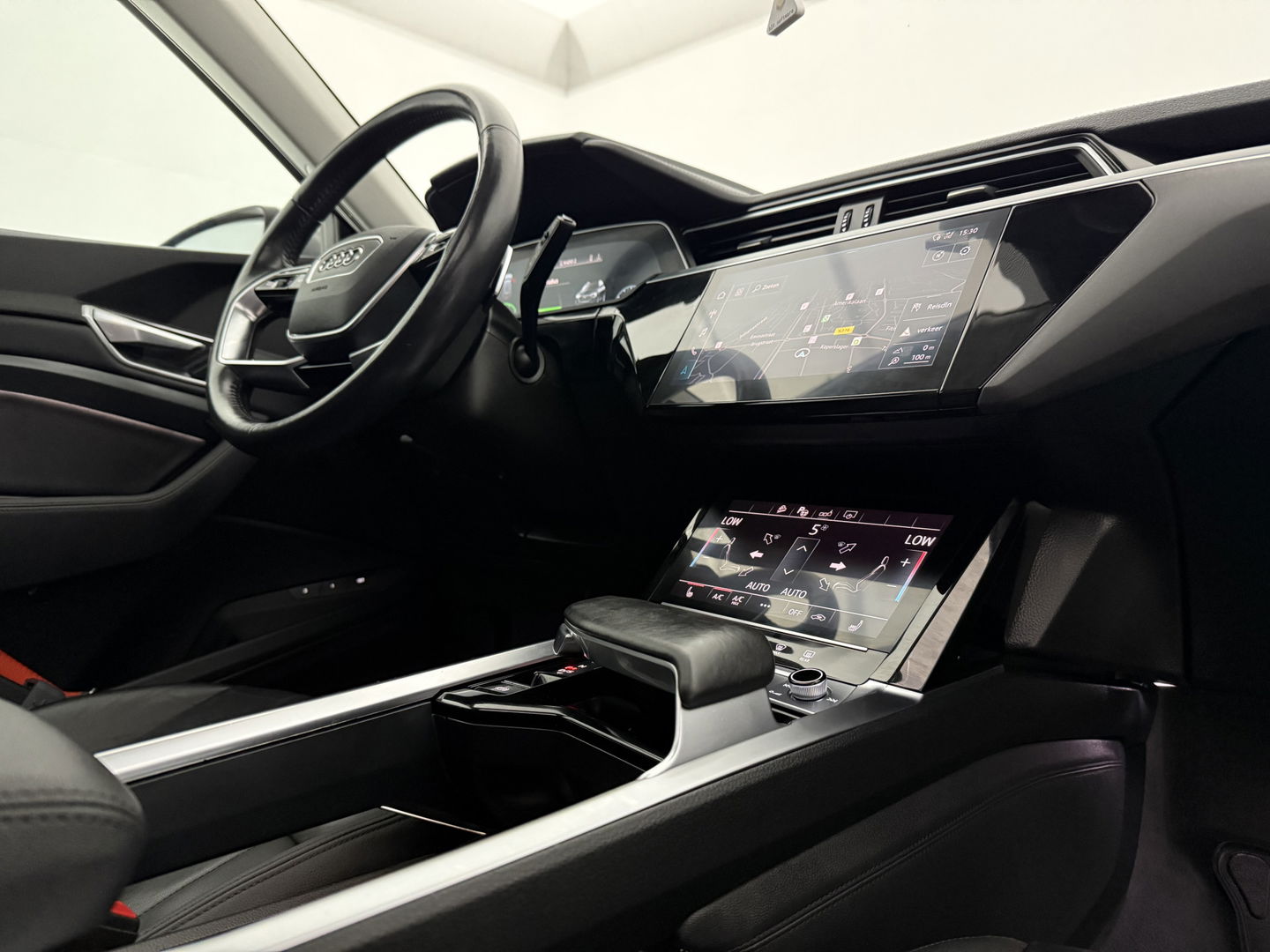 Audi e-tron e-tron 50 quattro Launch edition plus 71 kWh | SOH 91% | Pano | Virtual | Carplay | Memory | Adaptive Cruise | LED | Parkeersens.