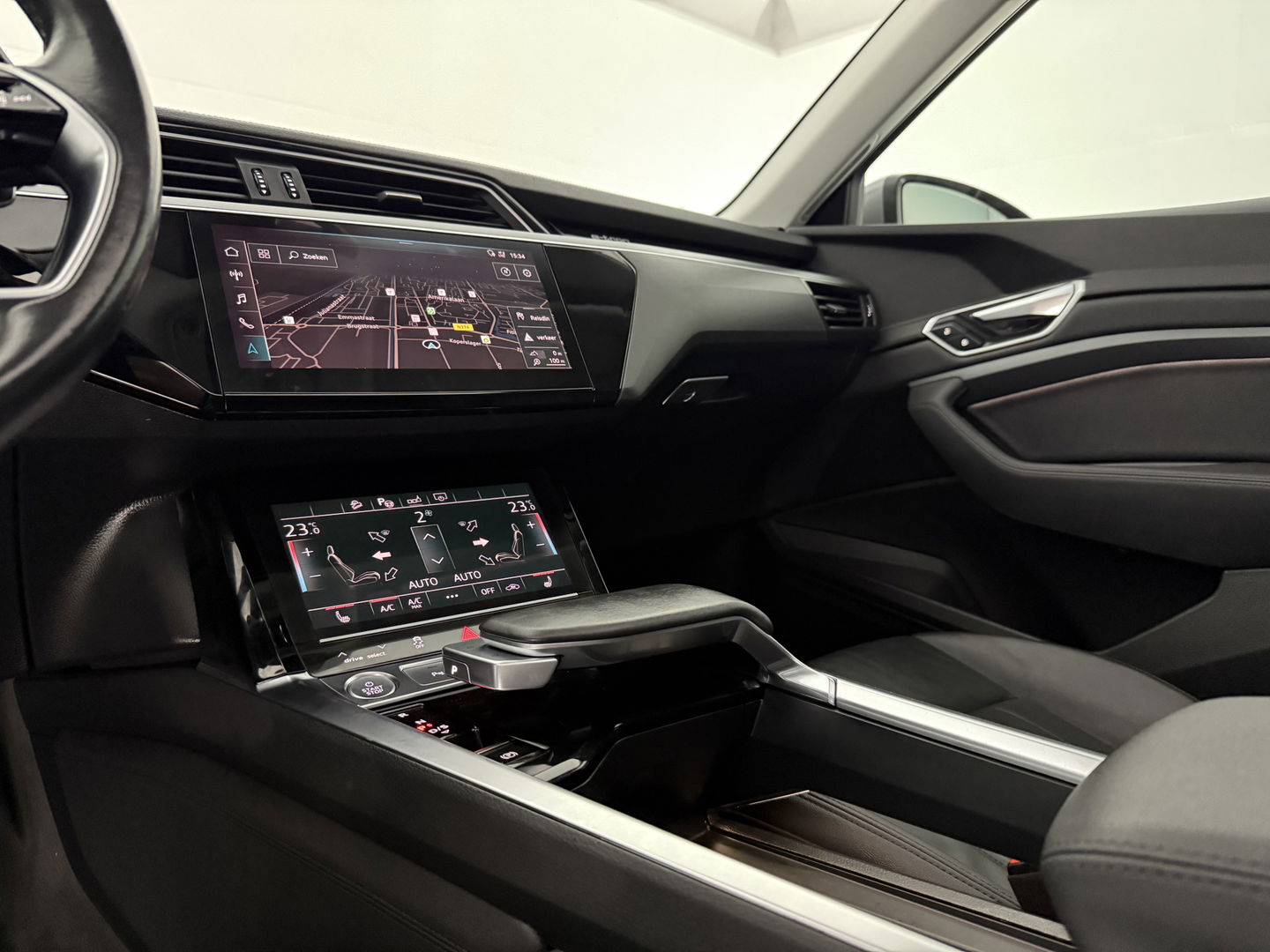Audi e-tron e-tron 50 quattro Launch edition plus 71 kWh | SOH 91% | Pano | Virtual | Carplay | Memory | Adaptive Cruise | LED | Parkeersens.