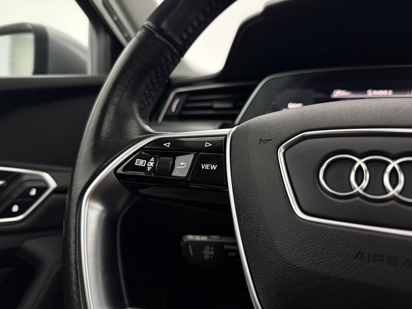 Audi e-tron e-tron 50 quattro Launch edition plus 71 kWh | SOH 91% | Pano | Virtual | Carplay | Memory | Adaptive Cruise | LED | Parkeersens.