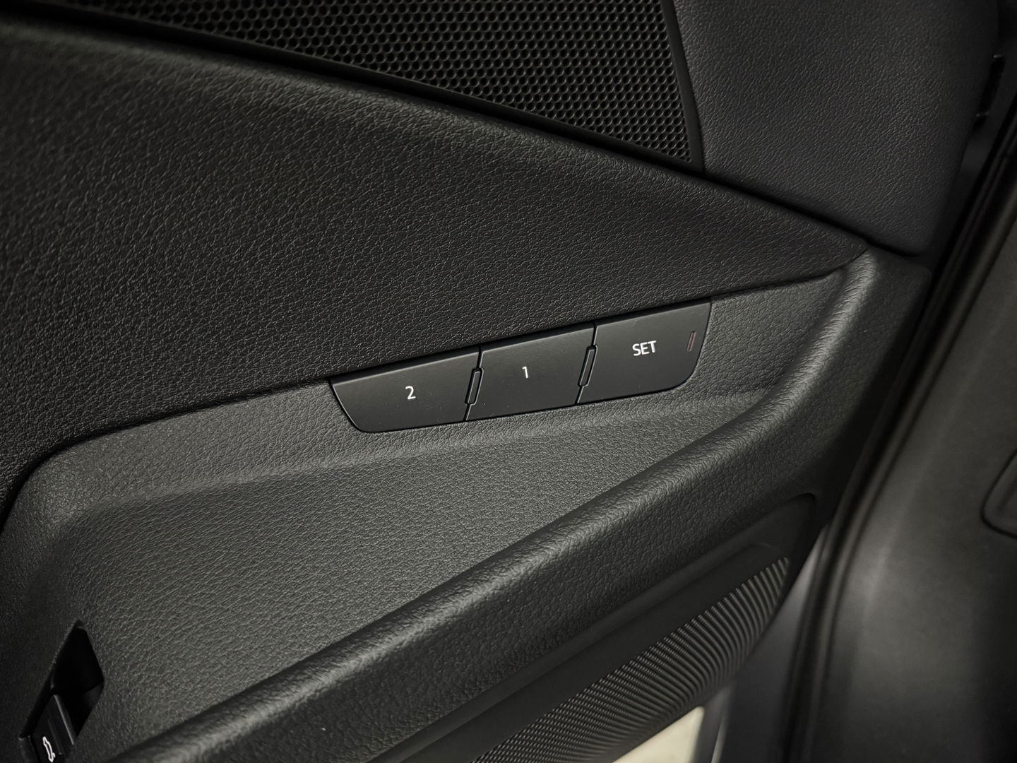 Audi e-tron e-tron 50 quattro Launch edition plus 71 kWh | SOH 91% | Pano | Virtual | Carplay | Memory | Adaptive Cruise | LED | Parkeersens.