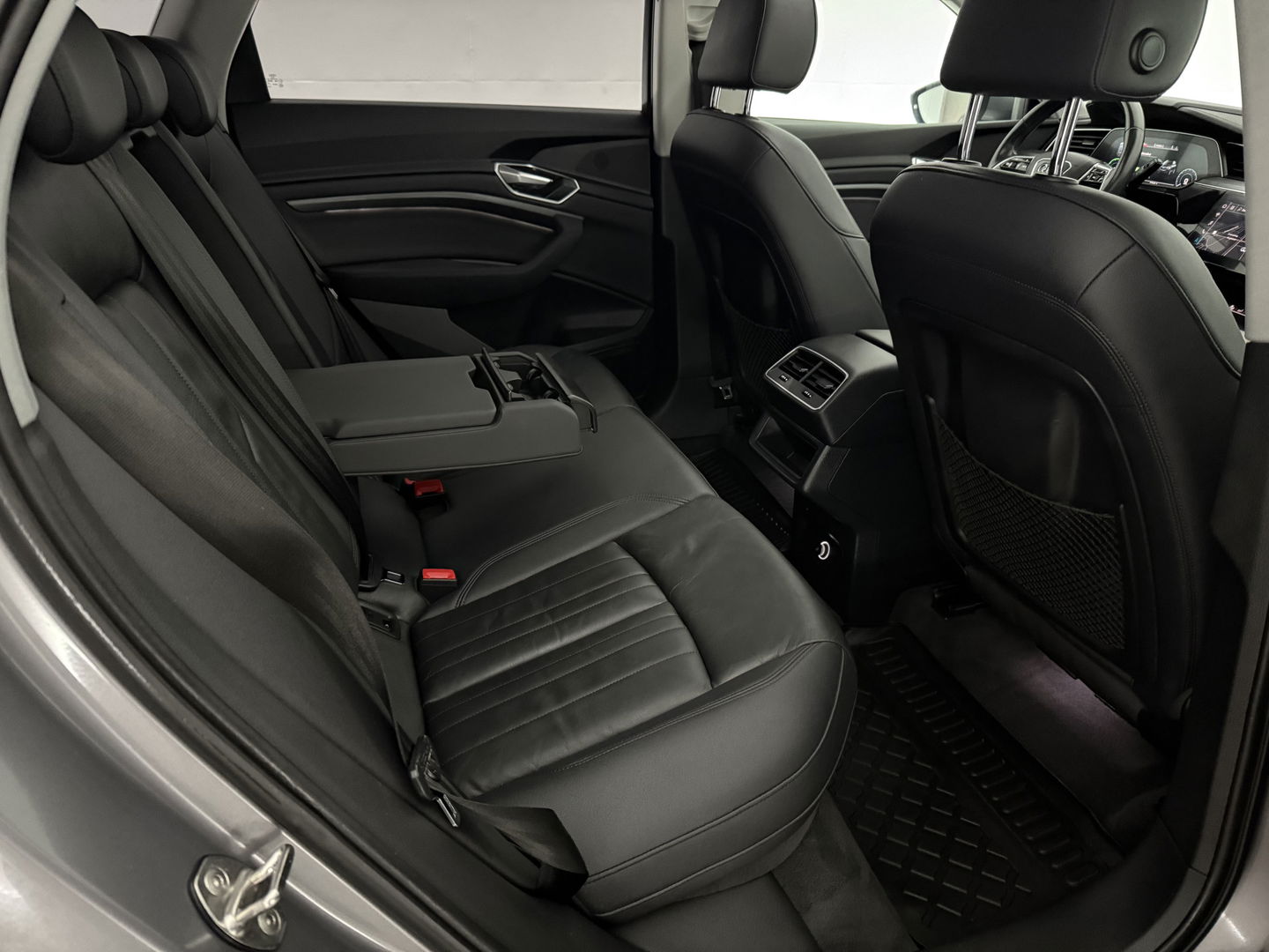 Audi e-tron e-tron 50 quattro Launch edition plus 71 kWh | SOH 91% | Pano | Virtual | Carplay | Memory | Adaptive Cruise | LED | Parkeersens.