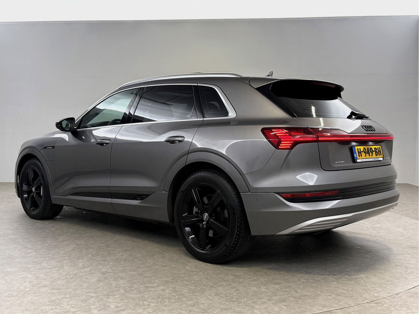 Audi e-tron e-tron 50 quattro Launch edition plus 71 kWh | SOH 91% | Pano | Virtual | Carplay | Memory | Adaptive Cruise | LED | Parkeersens.