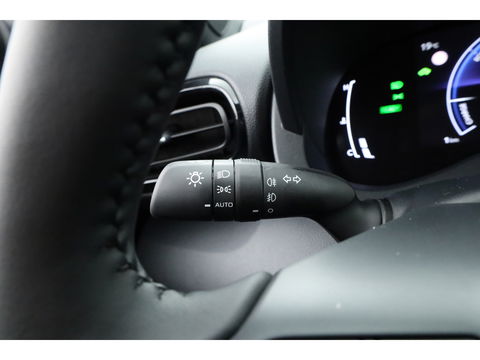 Toyota Yaris Cross 1.5 Hybrid 130 Teamplayer | Forest Green | Winter Pack | Safety Pack | Navi | Adapt. Cruise | Keyless | Camera