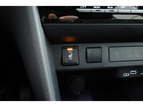 Toyota Yaris Cross 1.5 Hybrid 130 Teamplayer | Forest Green | Winter Pack | Safety Pack | Navi | Adapt. Cruise | Keyless | Camera