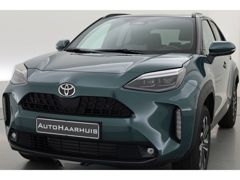Toyota Yaris Cross 1.5 Hybrid 130 Teamplayer | Forest Green | Winter Pack | Safety Pack | Navi | Adapt. Cruise | Keyless | Camera