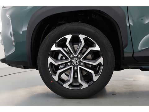 Toyota Yaris Cross 1.5 Hybrid 130 Teamplayer | Forest Green | Winter Pack | Safety Pack | Navi | Adapt. Cruise | Keyless | Camera