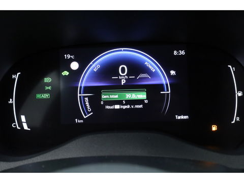 Toyota Yaris Cross 1.5 Hybrid 130 Teamplayer | Forest Green | Winter Pack | Safety Pack | Navi | Adapt. Cruise | Keyless | Camera