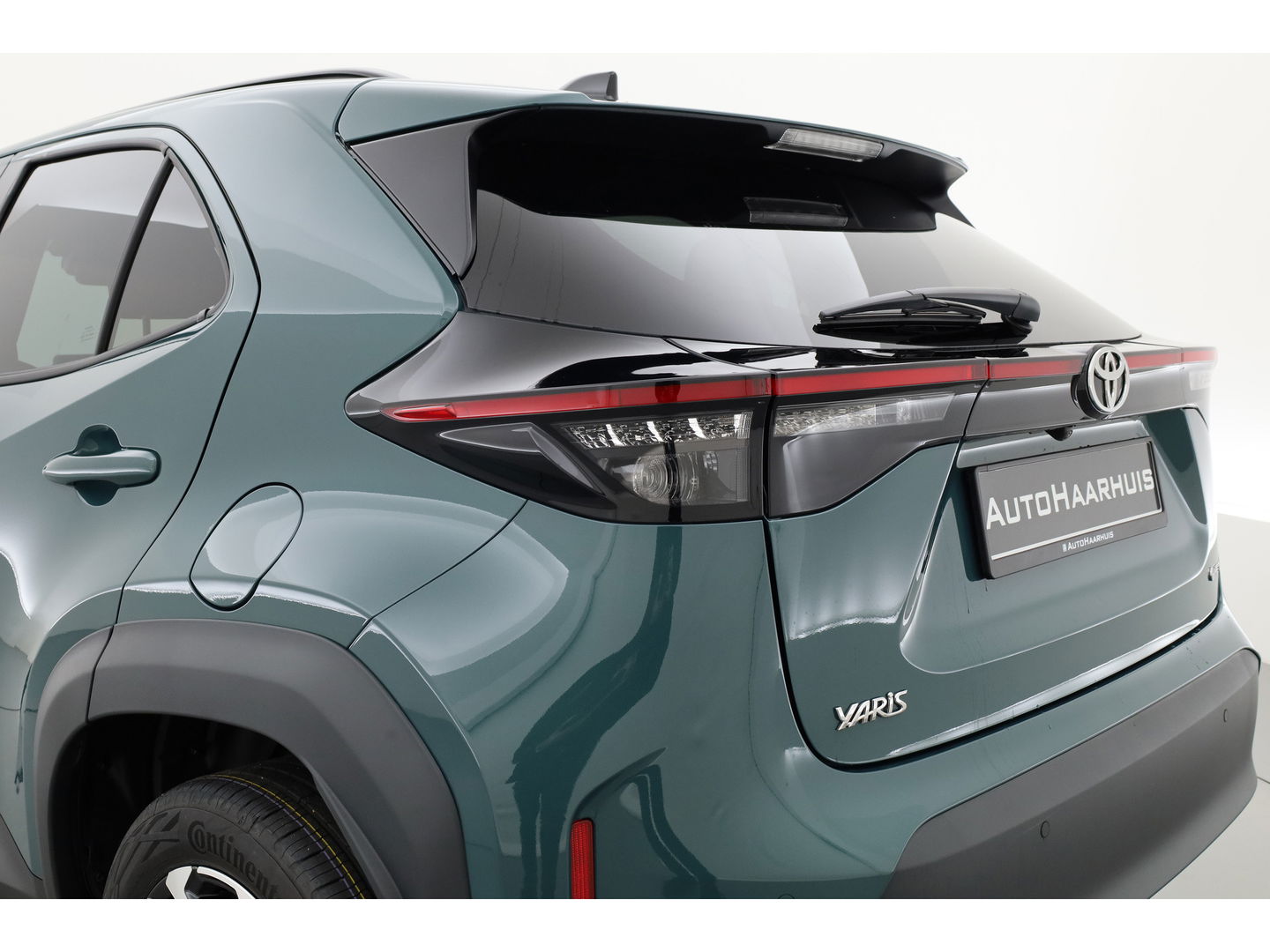 Toyota Yaris Cross 1.5 Hybrid 130 Teamplayer | Forest Green | Winter Pack | Safety Pack | Navi | Adapt. Cruise | Keyless | Camera