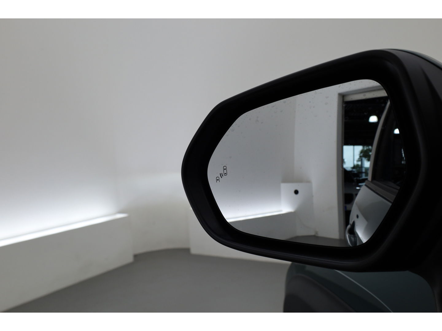 Toyota Yaris Cross 1.5 Hybrid 130 Teamplayer | Forest Green | Winter Pack | Safety Pack | Navi | Adapt. Cruise | Keyless | Camera