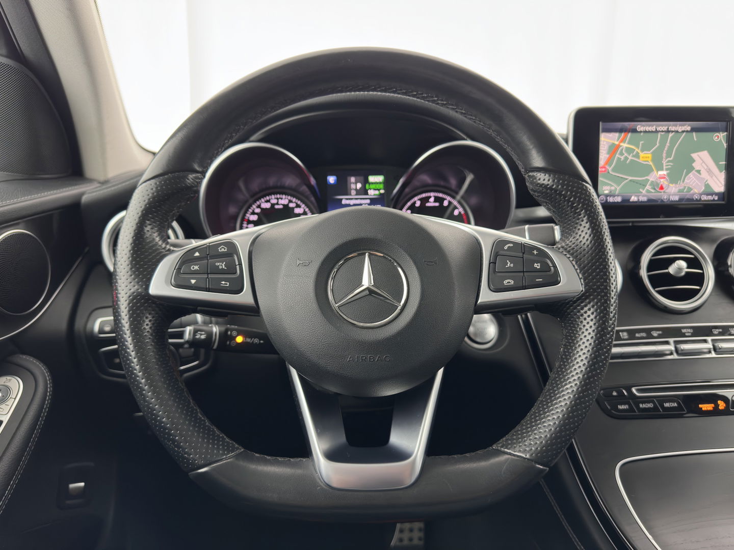 Mercedes-Benz GLC 350e 4MATIC Premium Plus Aut. *ADAPTIVE-CRUISE | FULL-LEATHER | FULL-LED | BLIND-SPOT | HEATED-SPORTSEATS | CAMERA | KEYLESS | AIR-SUSPENSION | PRIVACY-GLASS | NAVI-FULLMAP | 20''ALU*