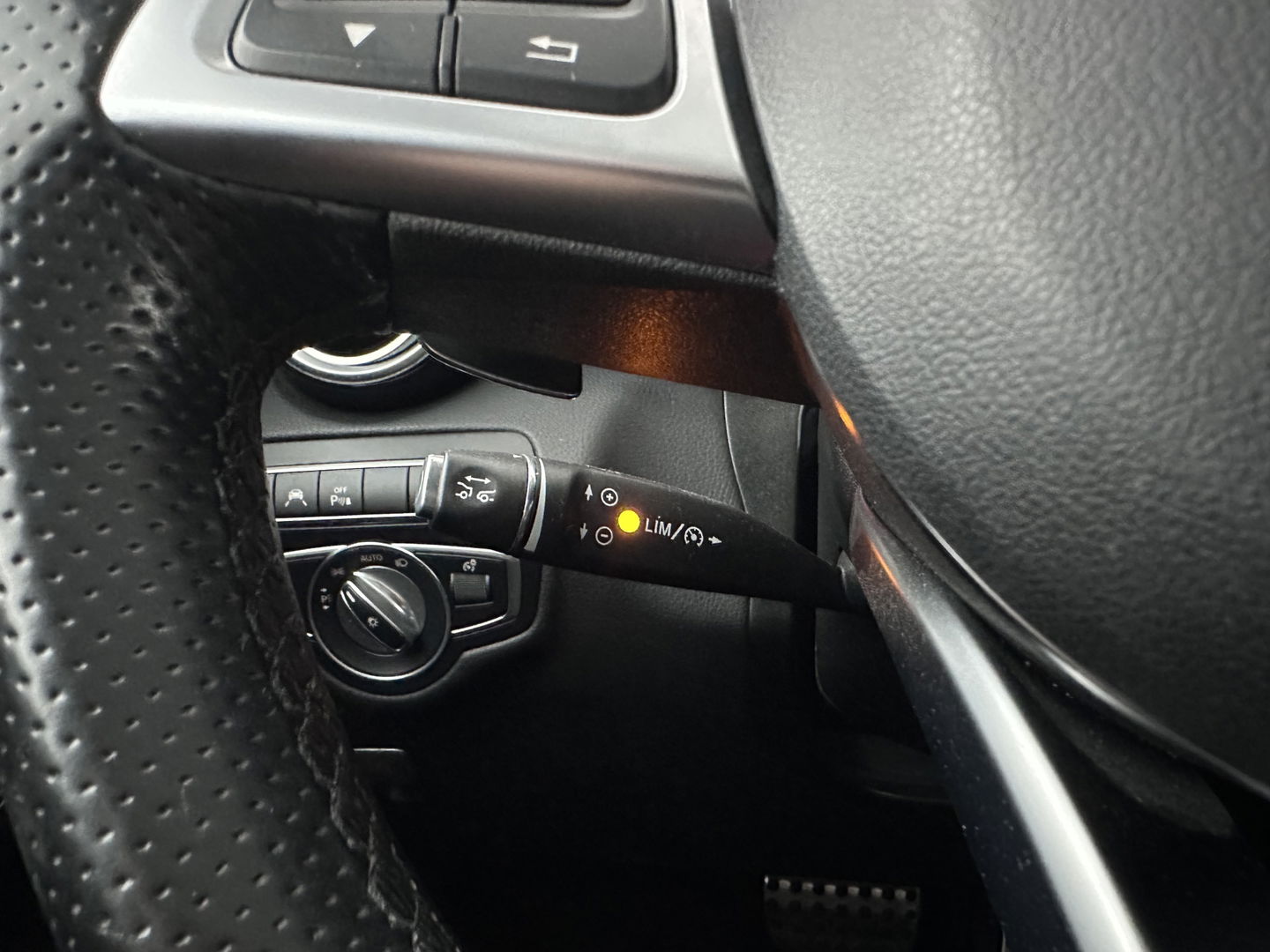 Mercedes-Benz GLC 350e 4MATIC Premium Plus Aut. *ADAPTIVE-CRUISE | FULL-LEATHER | FULL-LED | BLIND-SPOT | HEATED-SPORTSEATS | CAMERA | KEYLESS | AIR-SUSPENSION | PRIVACY-GLASS | NAVI-FULLMAP | 20''ALU*