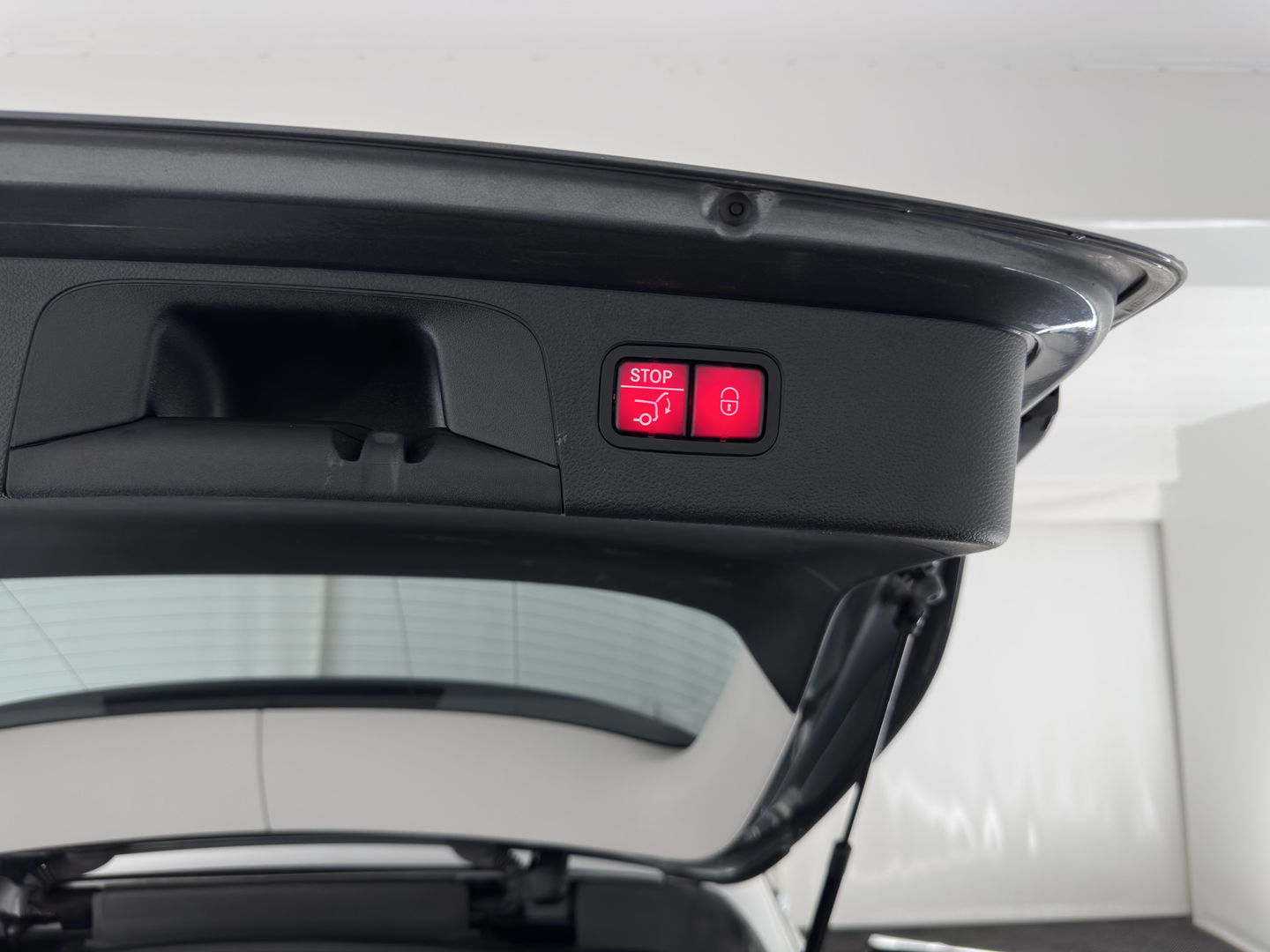 Mercedes-Benz GLC 350e 4MATIC Premium Plus Aut. *ADAPTIVE-CRUISE | FULL-LEATHER | FULL-LED | BLIND-SPOT | HEATED-SPORTSEATS | CAMERA | KEYLESS | AIR-SUSPENSION | PRIVACY-GLASS | NAVI-FULLMAP | 20''ALU*