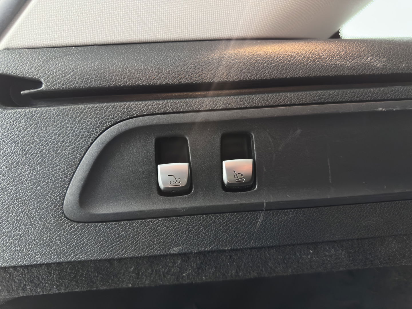 Mercedes-Benz GLC 350e 4MATIC Premium Plus Aut. *ADAPTIVE-CRUISE | FULL-LEATHER | FULL-LED | BLIND-SPOT | HEATED-SPORTSEATS | CAMERA | KEYLESS | AIR-SUSPENSION | PRIVACY-GLASS | NAVI-FULLMAP | 20''ALU*