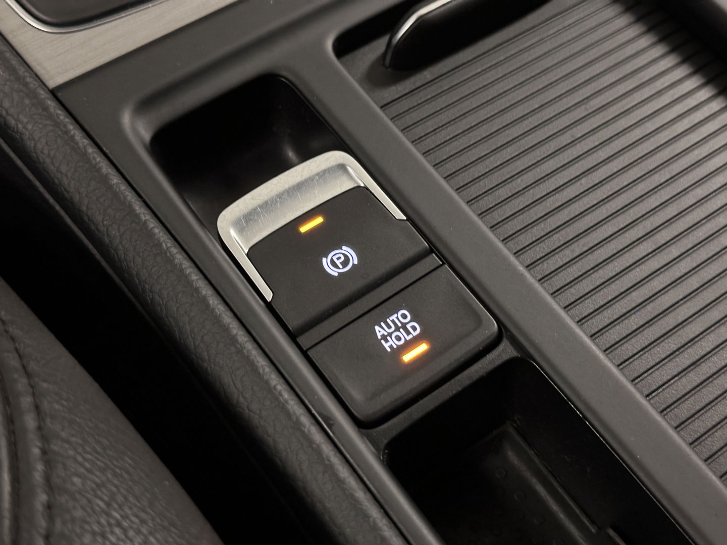 Volkswagen Golf Variant 1.0 TSI Connected Series | Trekhaak | Achteruitrijcamera | Cruise Control | Apple Carplay/Android Auto | Parkeersensoren | DAB | Navigatie | Airconditioning |