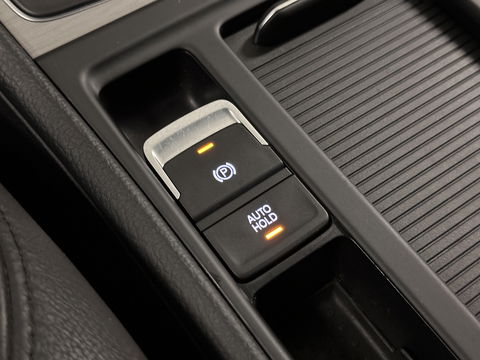 Volkswagen GOLF Variant 1.0 TSI Connected Series | Trekhaak | Achteruitrijcamera | Cruise Control | Apple Carplay/Android Auto | Parkeersensoren | DAB | Navigatie | Airconditioning |