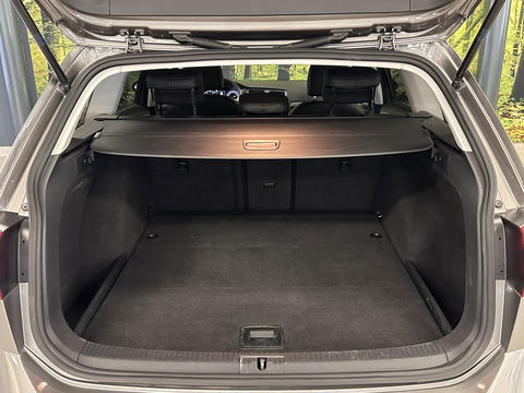 Volkswagen GOLF Variant 1.0 TSI Connected Series | Trekhaak | Achteruitrijcamera | Cruise Control | Apple Carplay/Android Auto | Parkeersensoren | DAB | Navigatie | Airconditioning |