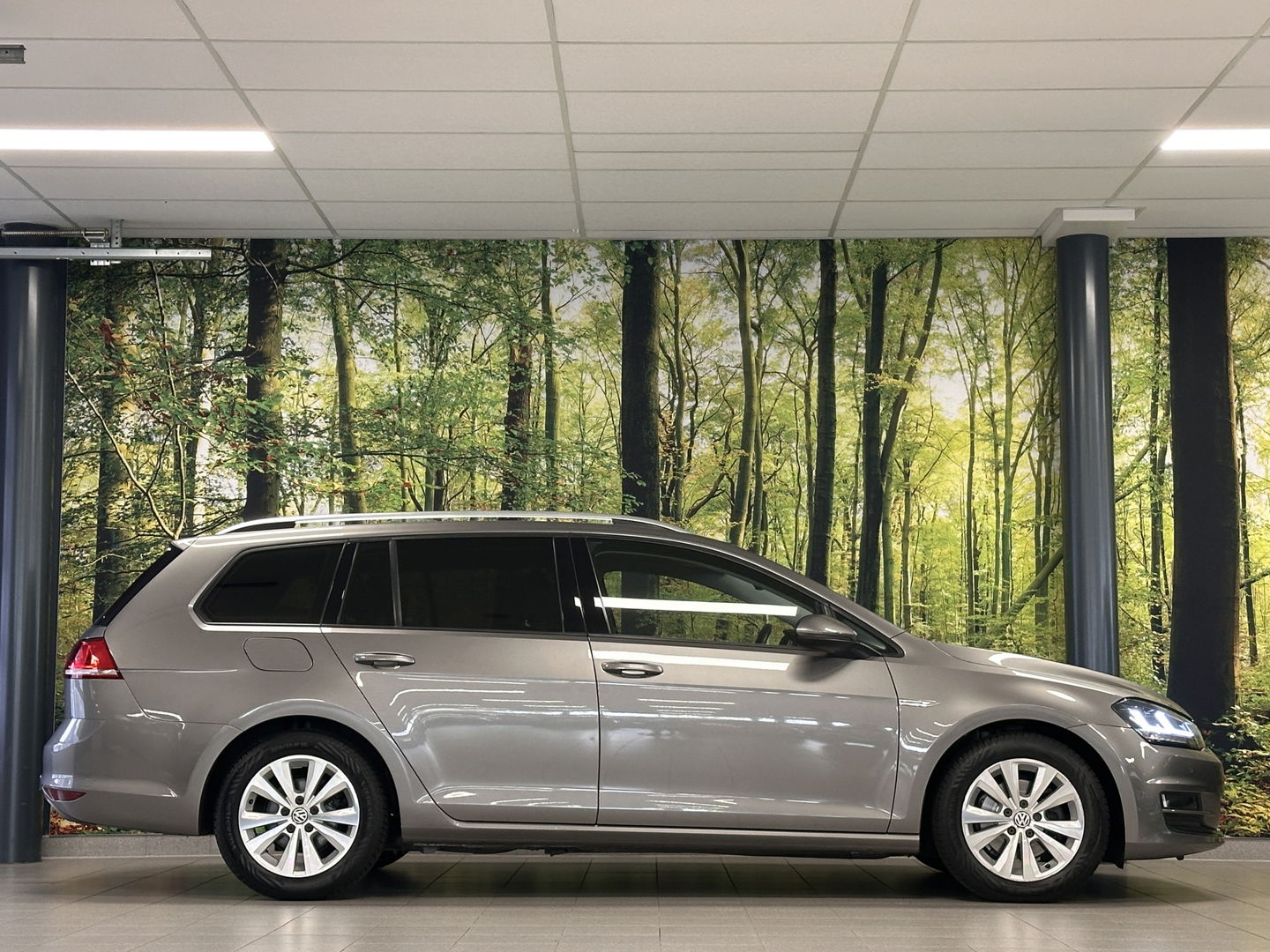 Volkswagen Golf Variant 1.0 TSI Connected Series | Trekhaak | Achteruitrijcamera | Cruise Control | Apple Carplay/Android Auto | Parkeersensoren | DAB | Navigatie | Airconditioning |