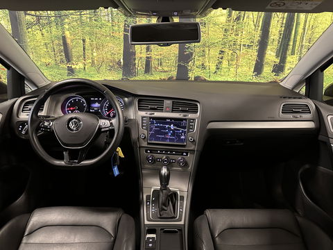 Volkswagen GOLF Variant 1.0 TSI Connected Series | Trekhaak | Achteruitrijcamera | Cruise Control | Apple Carplay/Android Auto | Parkeersensoren | DAB | Navigatie | Airconditioning |