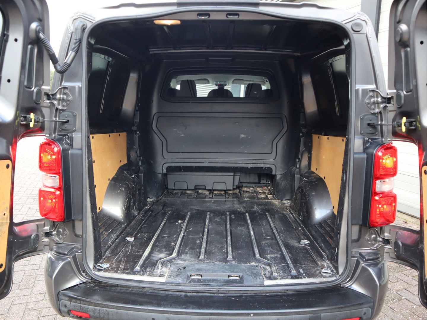 Peugeot Expert 2.0 BlueHDI 150pk Euro 6 DC 5 Pers. - L3 - Cruise - Camera