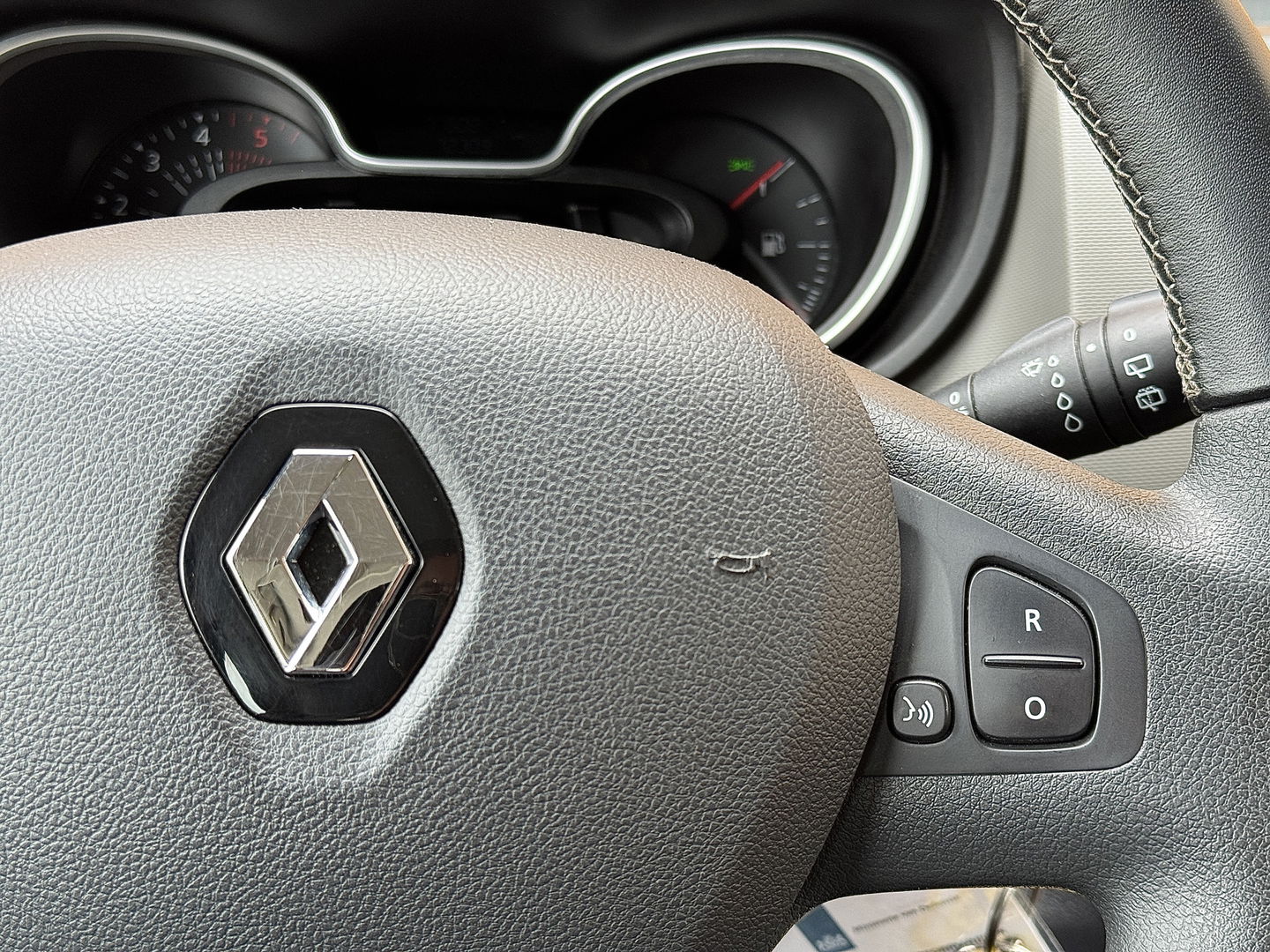 Renault Trafic 1.6 dCi T29 L2H1 DC Comfort | Marge |  Airconditioning | Radio | Navigatie | Cruise Control | Bluetooth | Stop & Go | Multifunctioneel Stuurwiel |