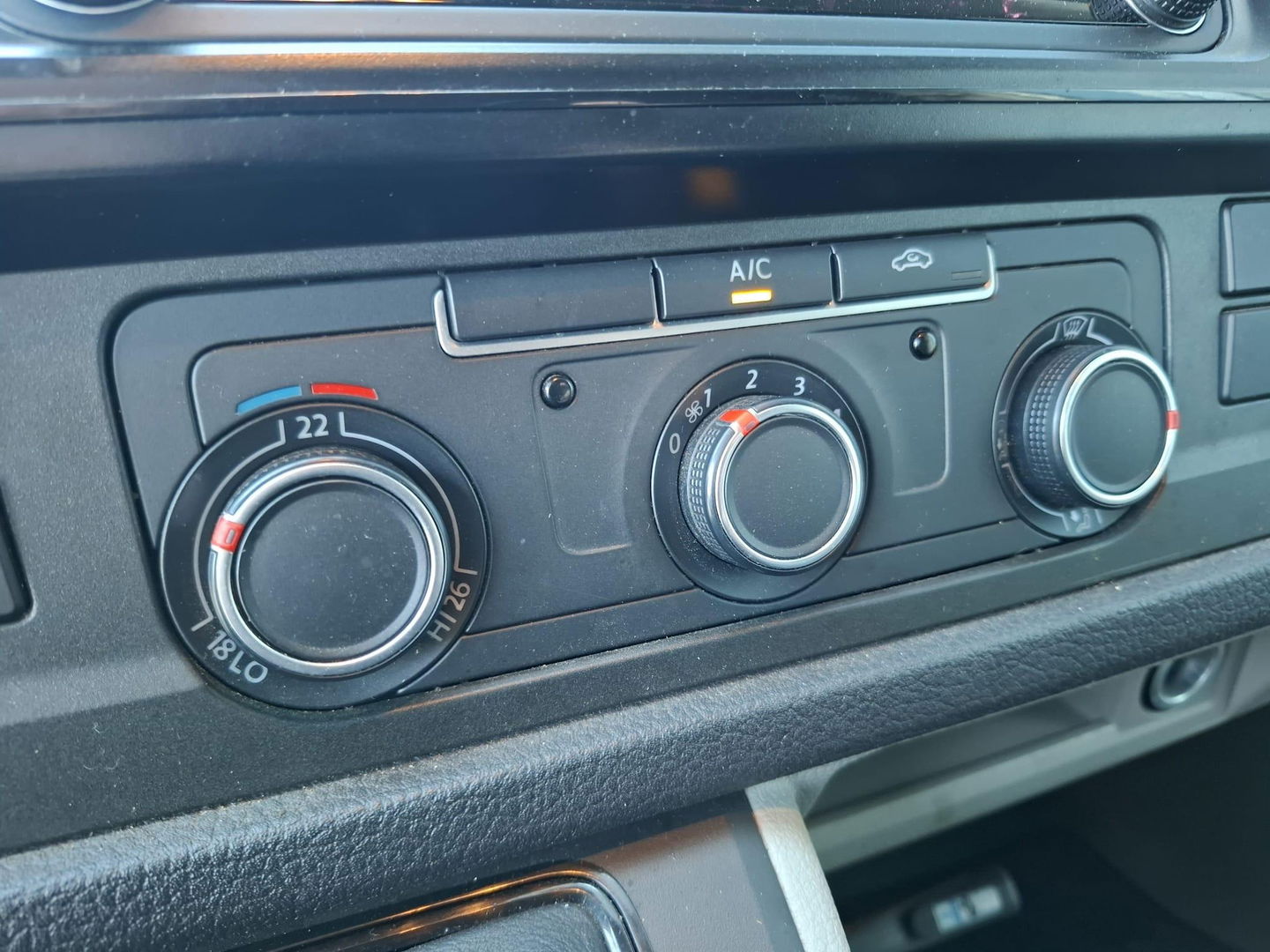 Volkswagen Transporter 2.0 TDI L2H1 Highline DUBBELE SCHUIFDEUR / AIRCO / CRUISE CONTROLE / TREKHAAK