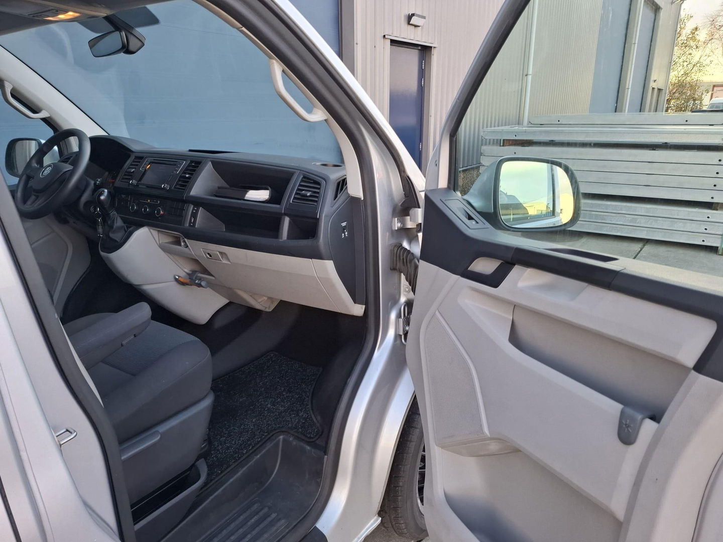 Volkswagen Transporter 2.0 TDI L2H1 Highline DUBBELE SCHUIFDEUR / AIRCO / CRUISE CONTROLE / TREKHAAK