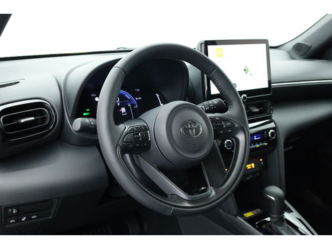 Toyota Yaris Cross 1.5 Hybrid 130 Teamplayer | Pearl White parelmoer | Winter pack | Safety Pack | Adapt. Cruise | Camera