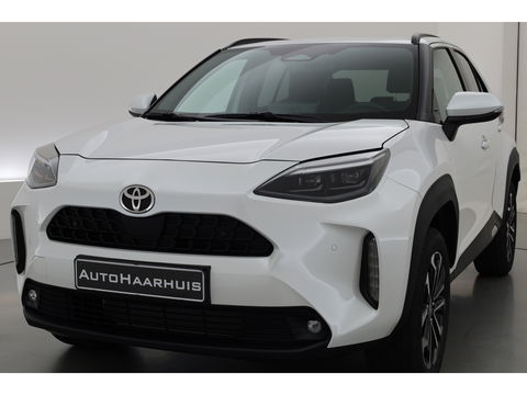Toyota Yaris Cross 1.5 Hybrid 130 Teamplayer | Pearl White parelmoer | Winter pack | Safety Pack | Adapt. Cruise | Camera