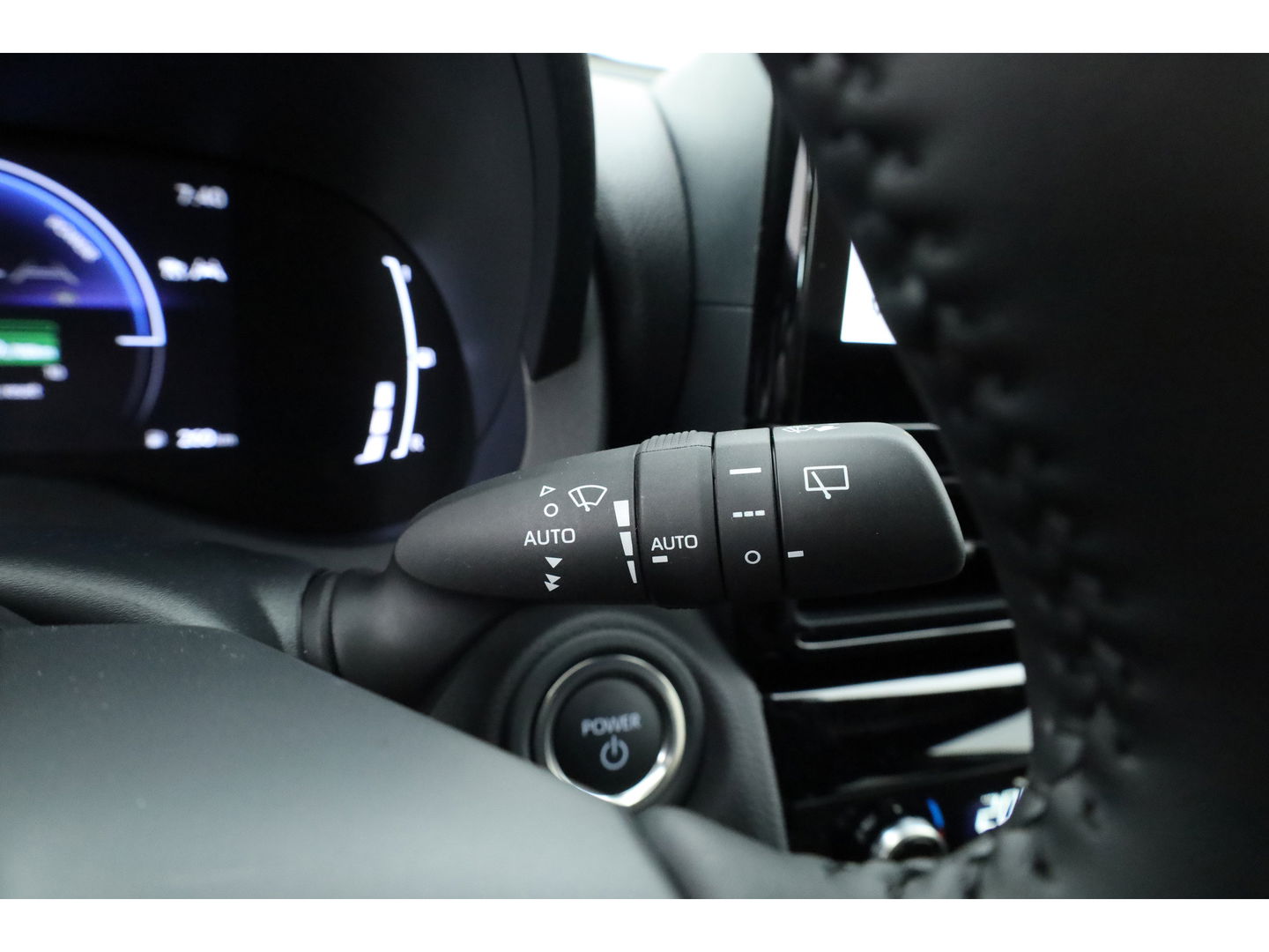 Toyota Yaris Cross 1.5 Hybrid 130 Teamplayer | Pearl White parelmoer | Winter pack | Safety Pack | Adapt. Cruise | Camera