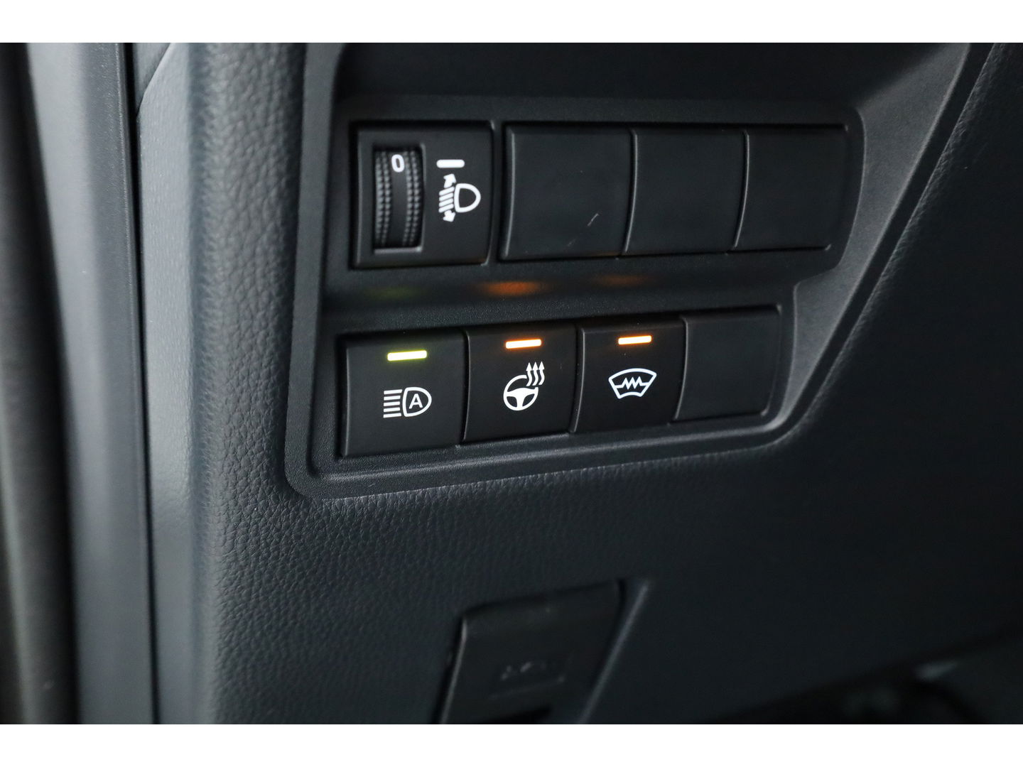 Toyota Yaris Cross 1.5 Hybrid 130 Teamplayer | Pearl White parelmoer | Winter pack | Safety Pack | Adapt. Cruise | Camera