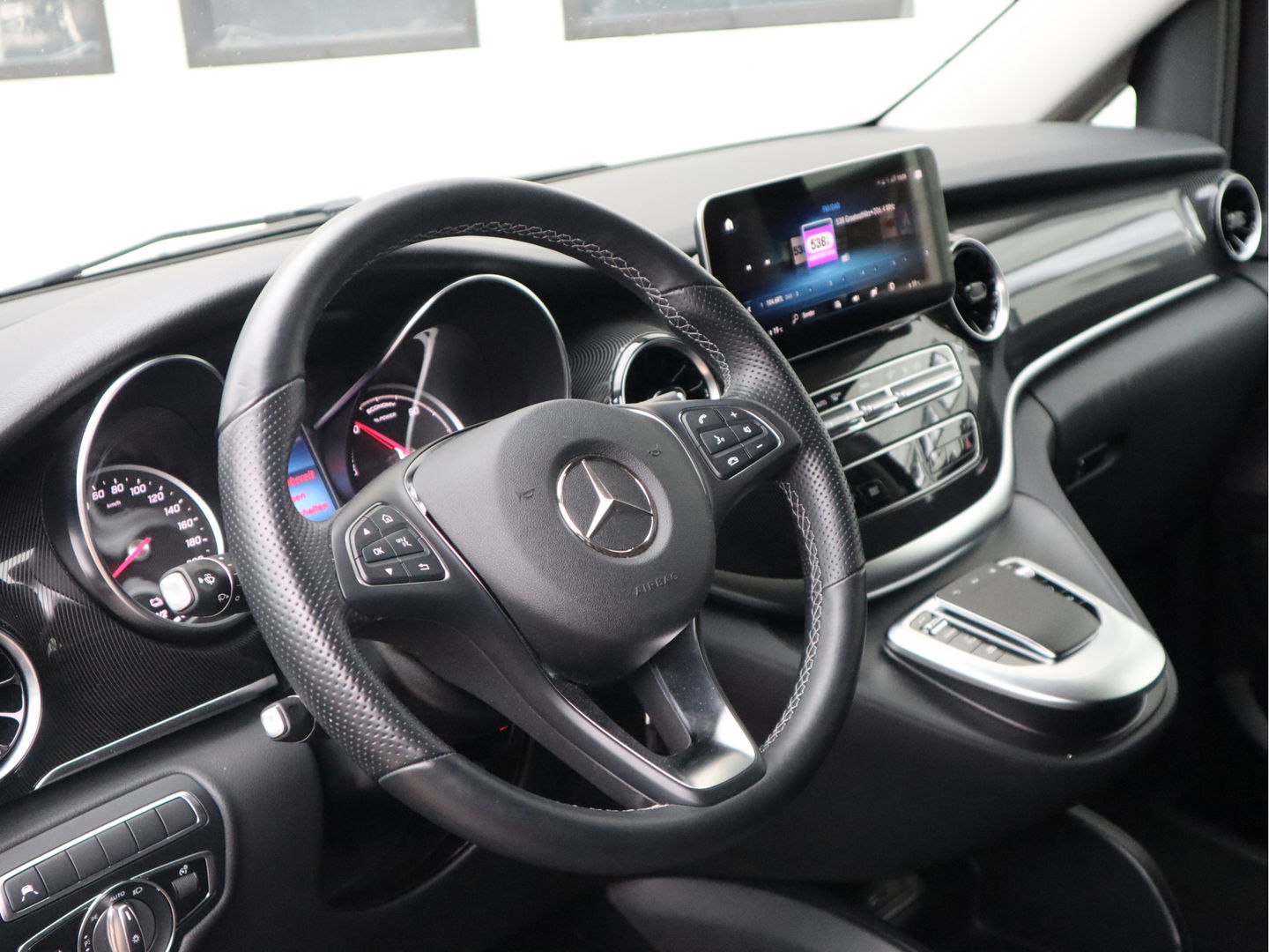 Mercedes-Benz EQV 300 90 kWh L3 Extra Lang - 8 Pers - 2x Elektrische schuifdr.