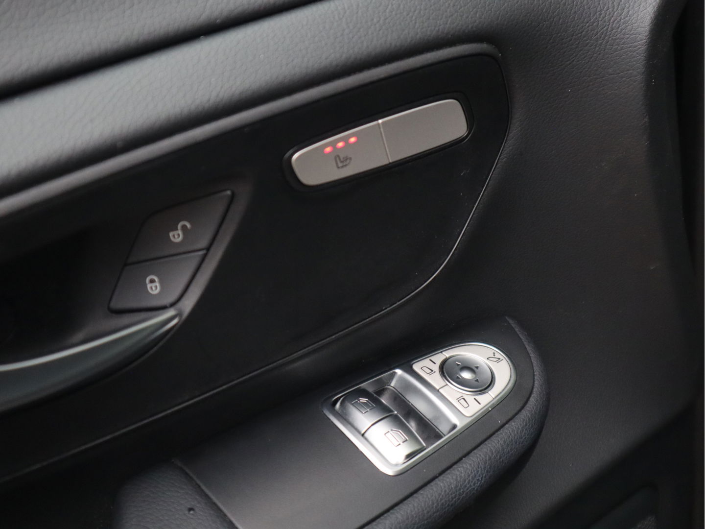 Mercedes-Benz EQV 300 90 kWh L3 Extra Lang - 8 Pers - 2x Elektrische schuifdr.